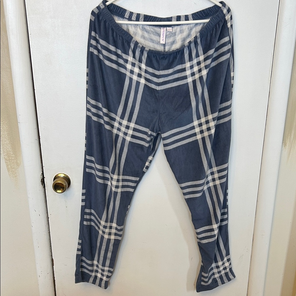 Joyspun Plaid PJs Large - Picture 7 of 9